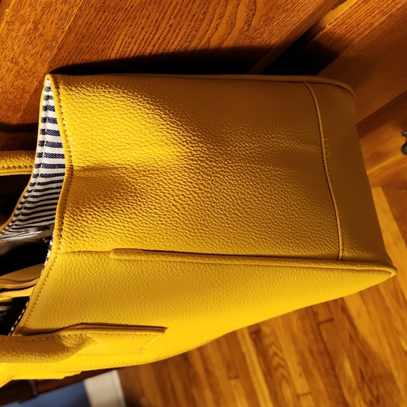 Hand Bag - Picture 5 of 8